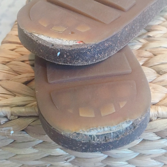 👡🎁FWP Gold Lucky Brand Slider Sandals - Picture 4 of 7